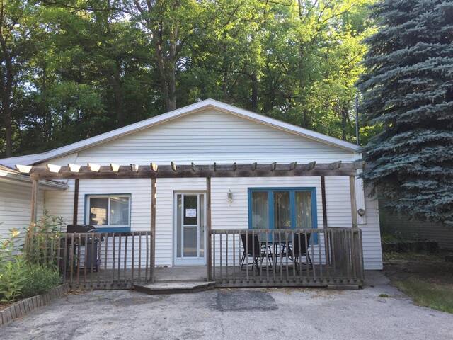 Airbnb Lambton Shores Vacation Rentals Places To Stay