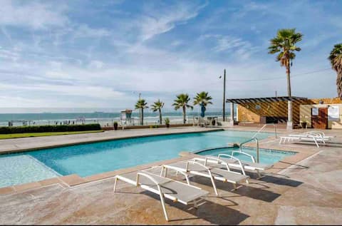 Ocean Front balcony Riviera Rosarito Downtown area