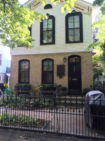 Historic Old Town, Fabulous 4 Bedroom Home gallery image 2