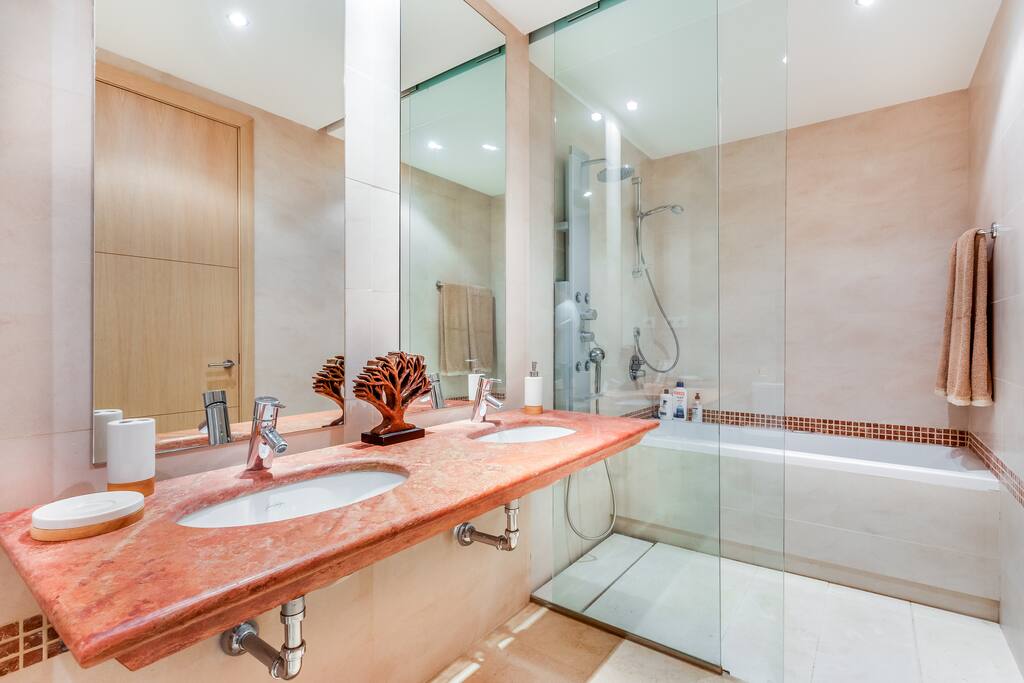 Baño en suite hab. principal