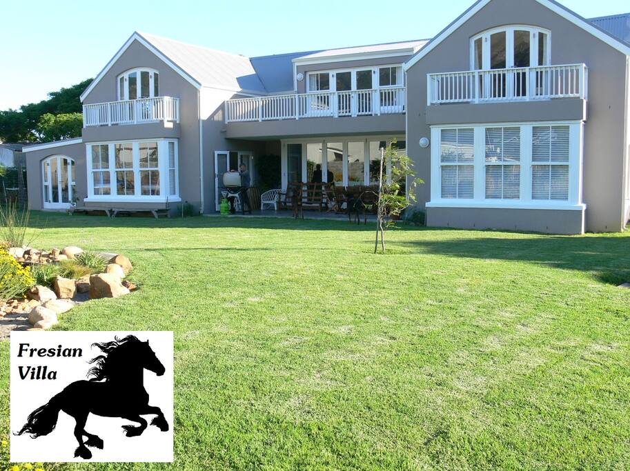 Front view of property.