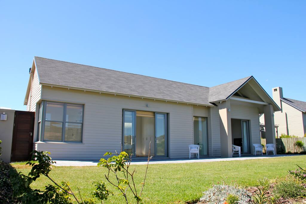 Main Garden - Entrance to Master Bedroom & Living Room