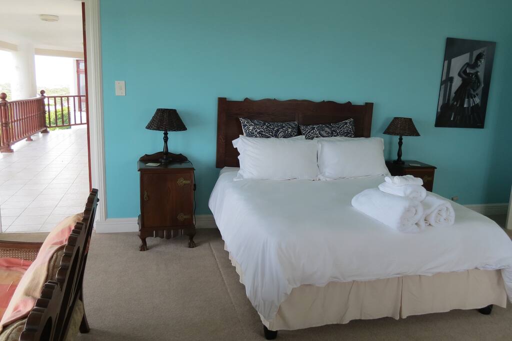 Luxury Queen Room with exit to upstairs verandah