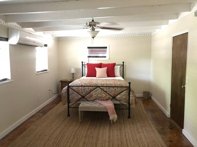 Airbnb Concan Holiday Rentals Places To Stay Texas