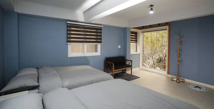 Chumba cha kulala cha 2F 
kwa hadi watu wanne.