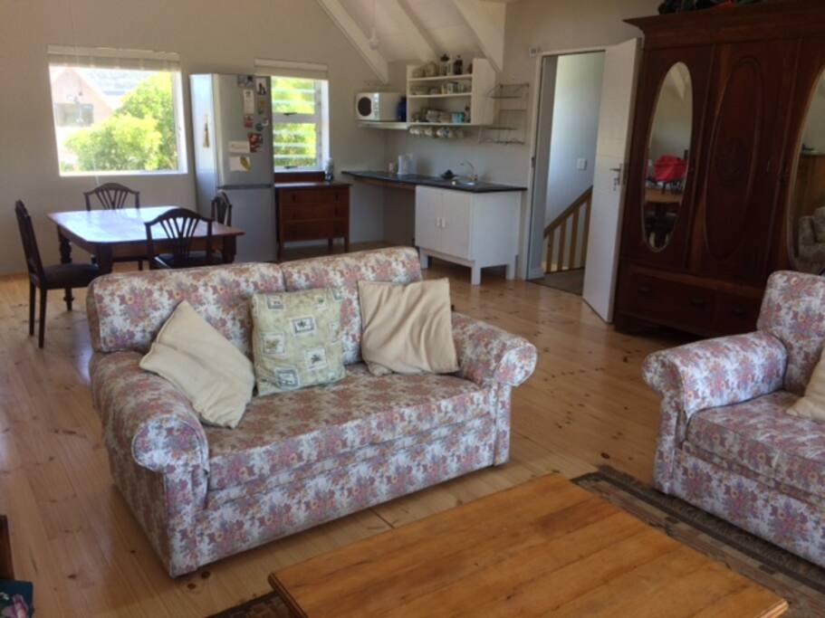 Living room/dining/kitchen area
