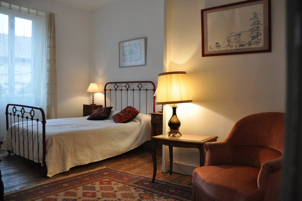 La chambre rouge basque