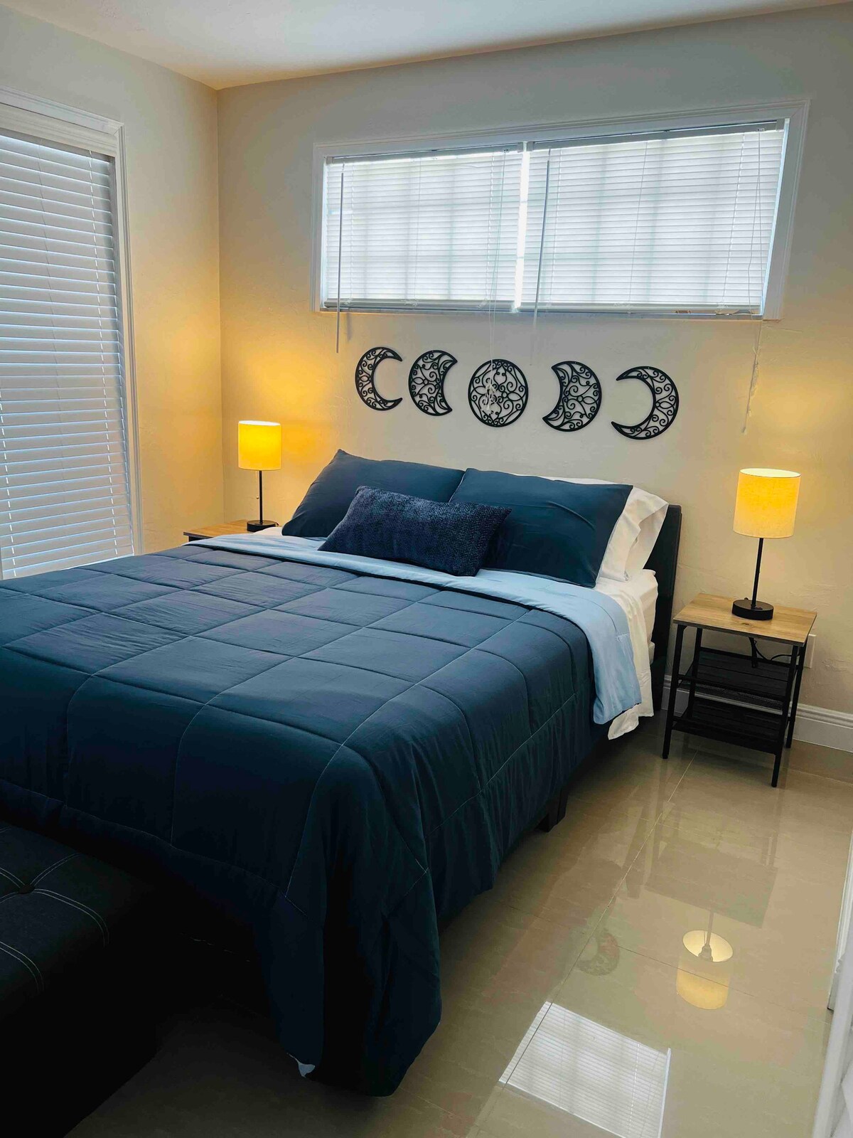 Еден брачен кревет (широк 150-179 