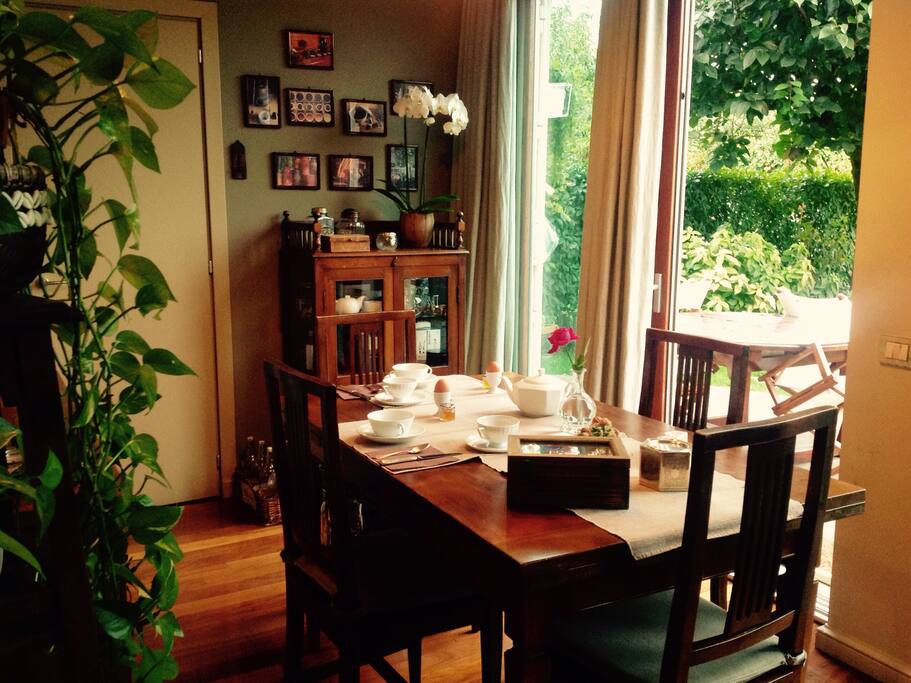 Veranda con vista sul giardino per colazioni a richiesta