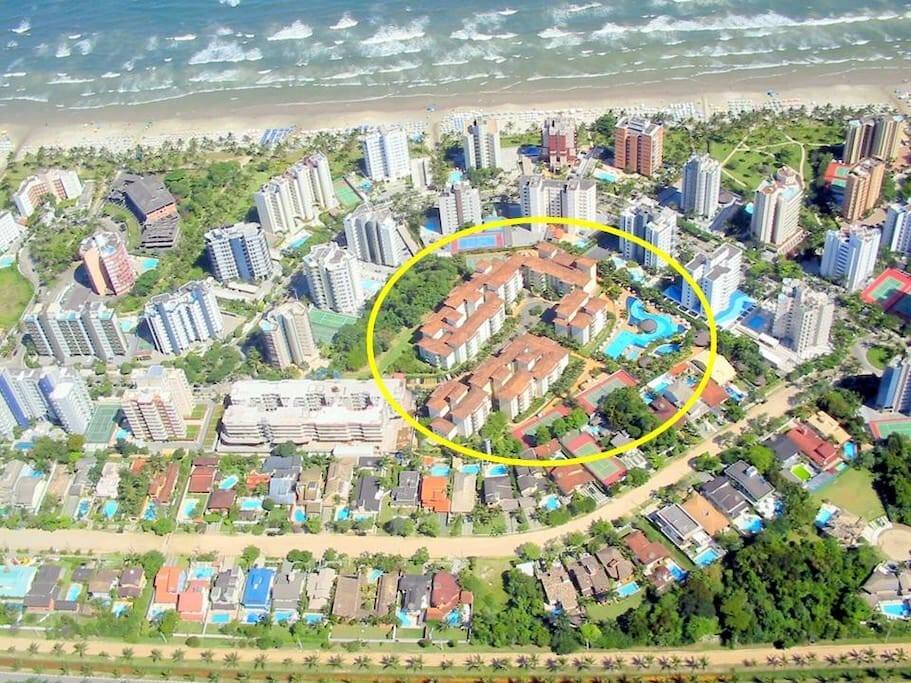 Panorâmica da localização do condomínio em relação ao mar