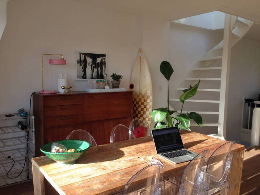Dining table w/ space for 6!
Toon fotolijst