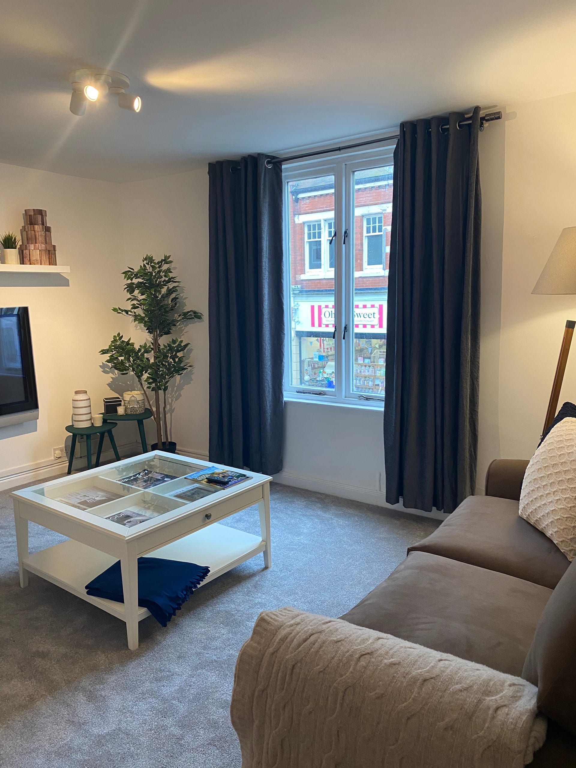 Smithfield Mews Apartment with free parking