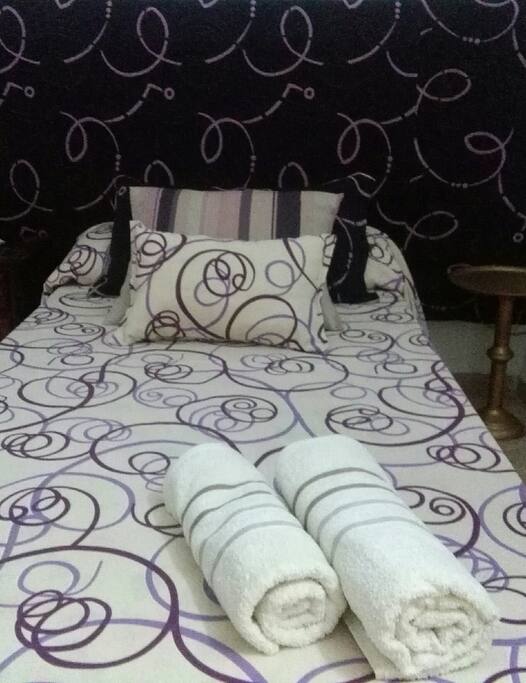 Cama de la derecha preparada para entrada