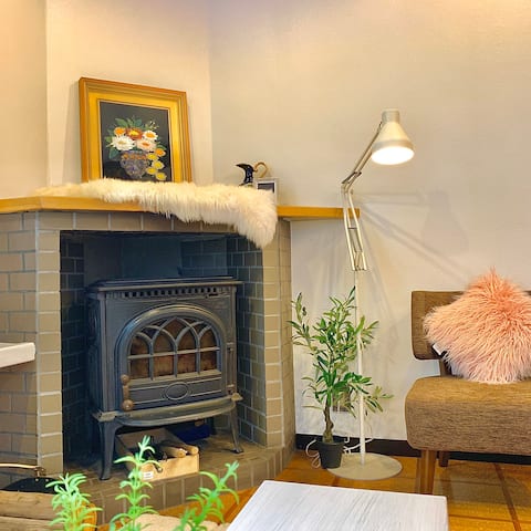 (Daikichi 203) Near Narita Airport, within 5 minutes from the station, Entire Sunny Villa, Free Airport Pickup from Narita Airport, Big discount for long term, Quarantine ok