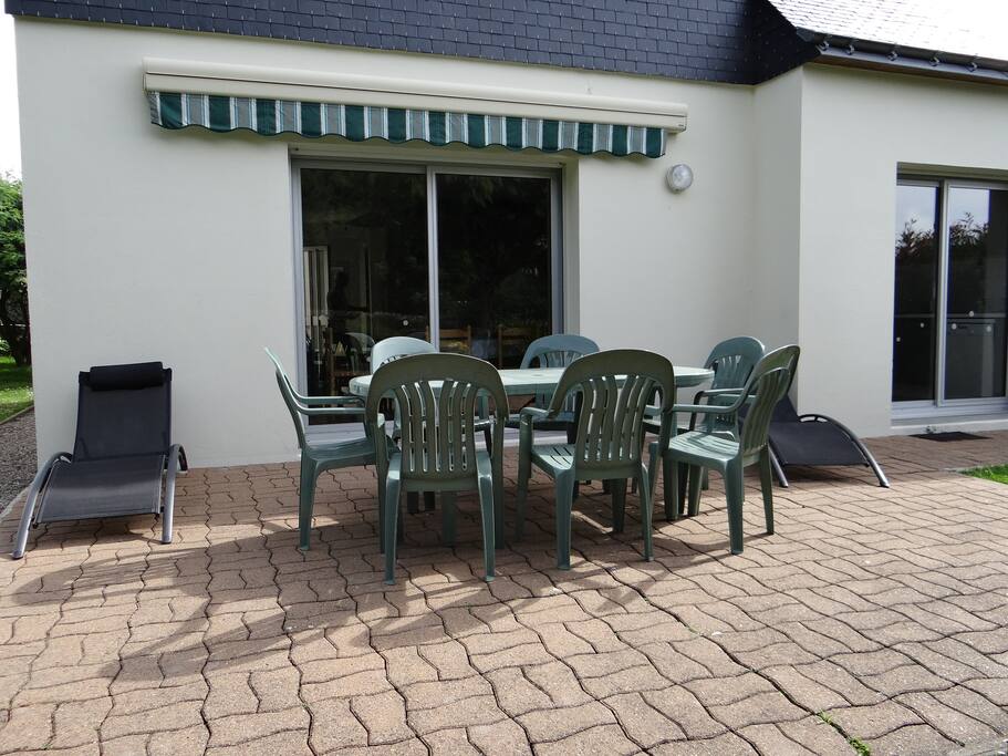 Salon de jardin ( côté Jardin )