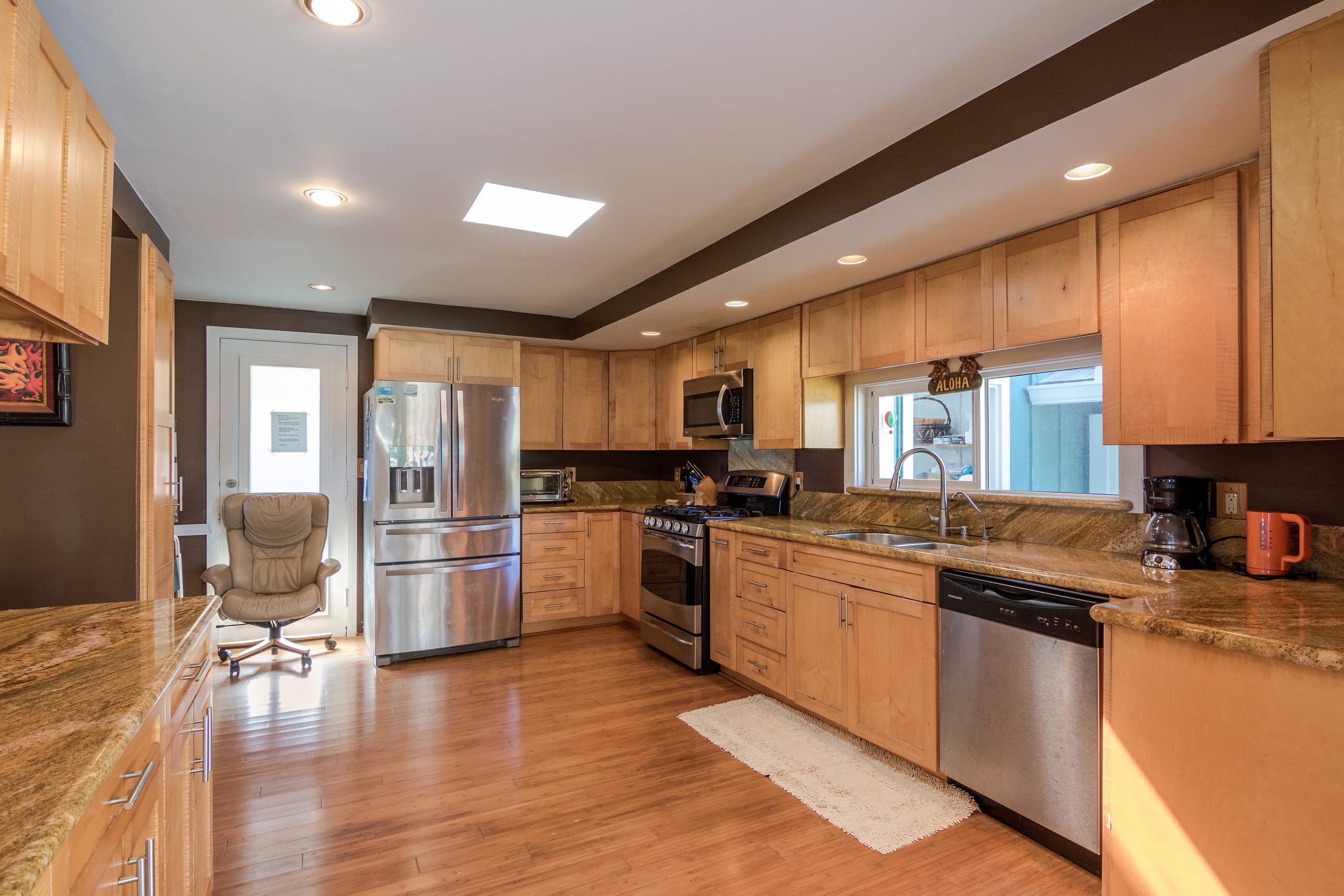 Home in Kailua · ★4.97 · 4 bedrooms · 4 beds · 3 baths - Image 16
