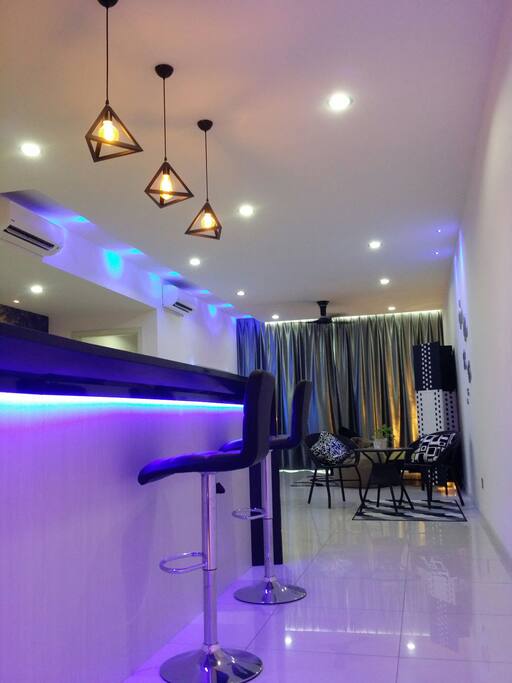 Stylist Bar Counter