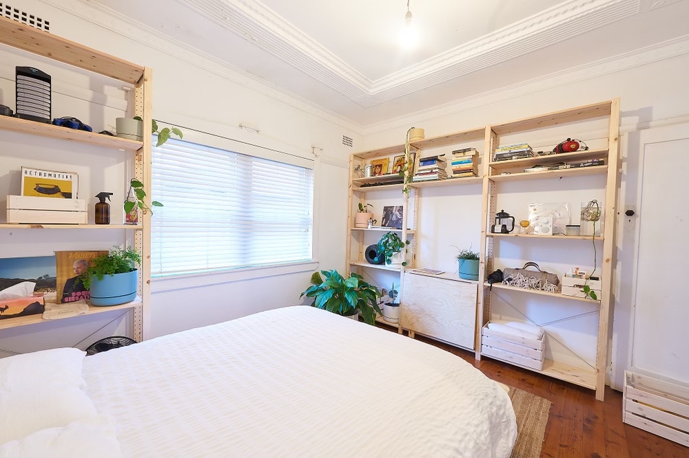 Vaša izba. Bývanie za borovicami.