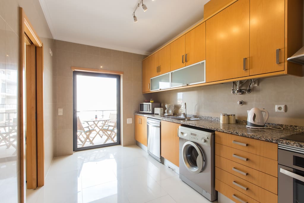 Well equipped kitchen with balcony