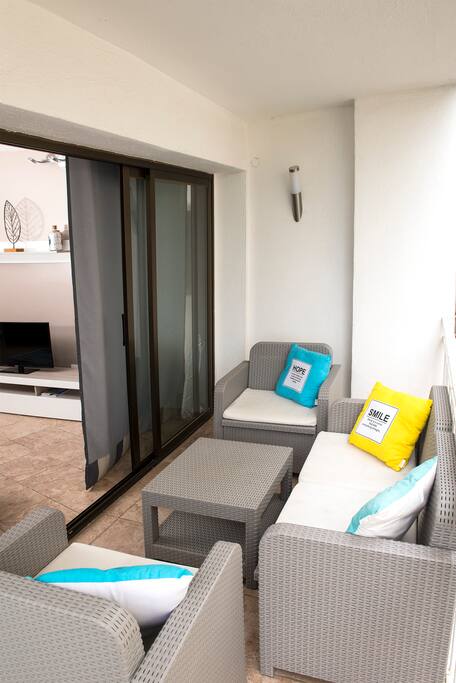 Balcony / Terraza / Terrace
