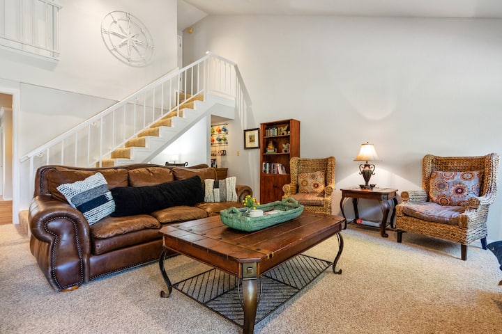 Cozy Cottage Close To Everything! - Tulsa, OK
