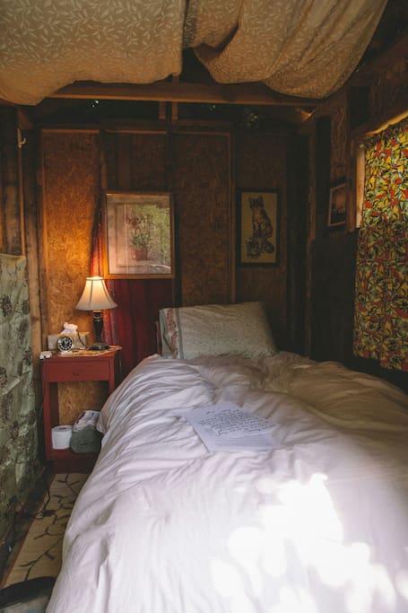Bed in a Shed - Houses for Rent in Portland, Oregon
