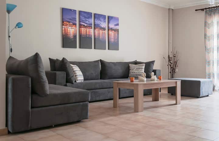Central Spacious 3br - Parking + A/c + Elevator - Chania