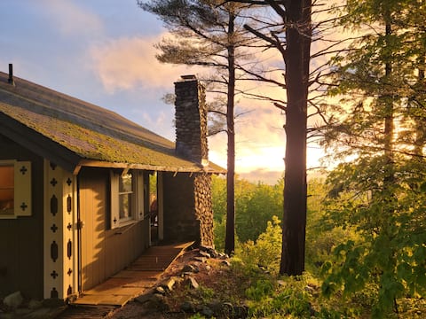 Amazing Lake & Mountain views Gunstock Ski Chalet
