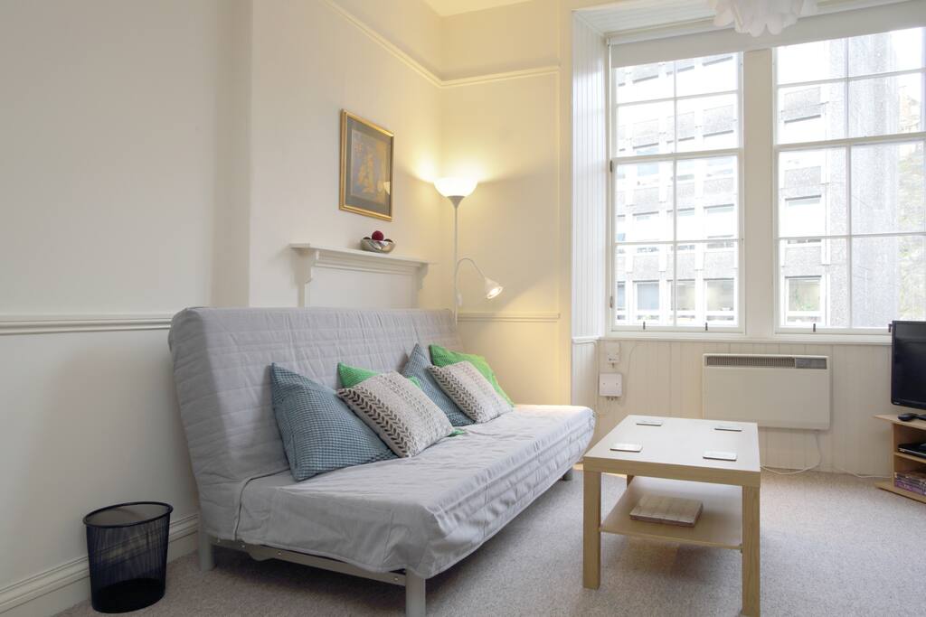 Central Apartment with Castle View