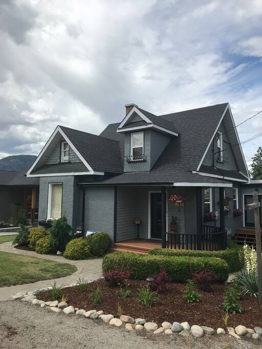 Lower Cozy Bench Suite Guest Suites For Rent In Penticton