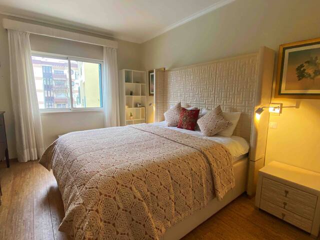 Ambassadors Flat w/ SEA VIEW Pool & Parking gallery image 3