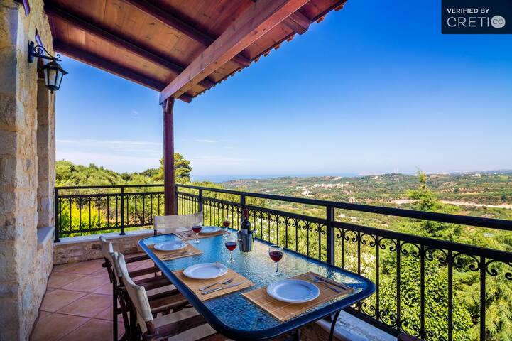 Countryside villa with mountain & sea views gallery image 3