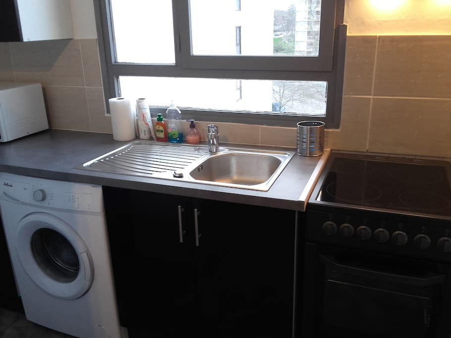 Cuisine avec machine à laver
