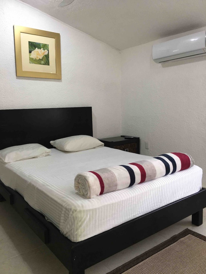 Поглед кон спална соба 2