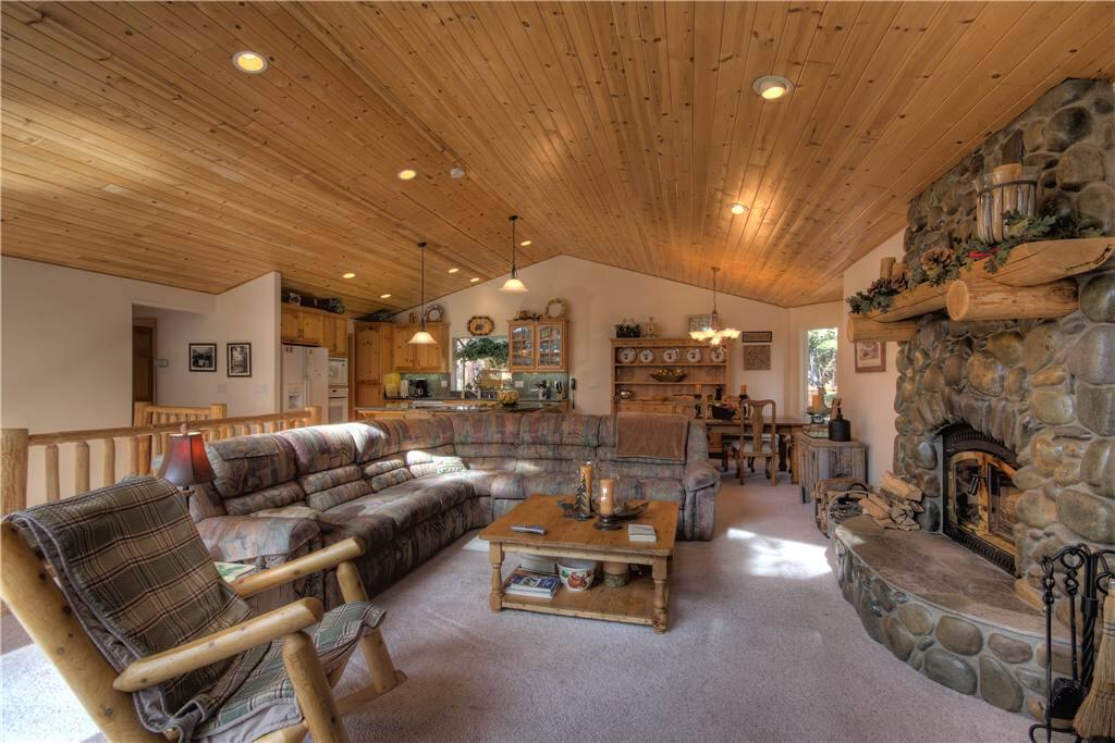 Pete's Place Living Area