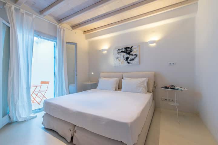 חדר שינה בקומת הקרקע 3