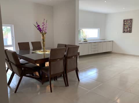 Private Residential, Great location, Nice & Cozy!