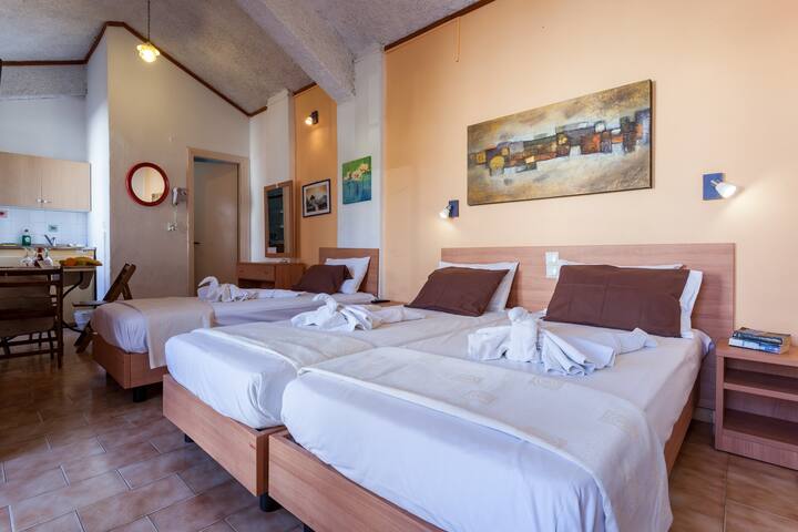 Serviced apartment in Skiathos · ★4.27 · 1 bedroom · 3 beds · 1 private bath