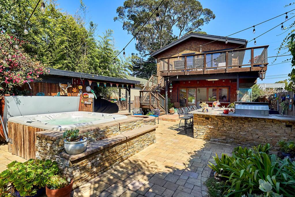 Top 100 Airbnb Rentals 2017 in Santa Cruz, California