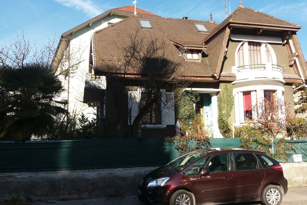 Charming house with garden in the centre of Annecy 3mn from the lake 5 mn from the hart of the city