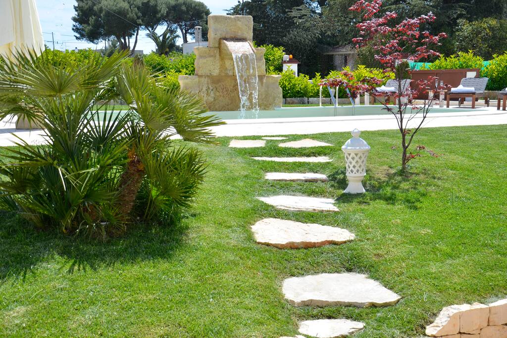 Piscina e Giardino