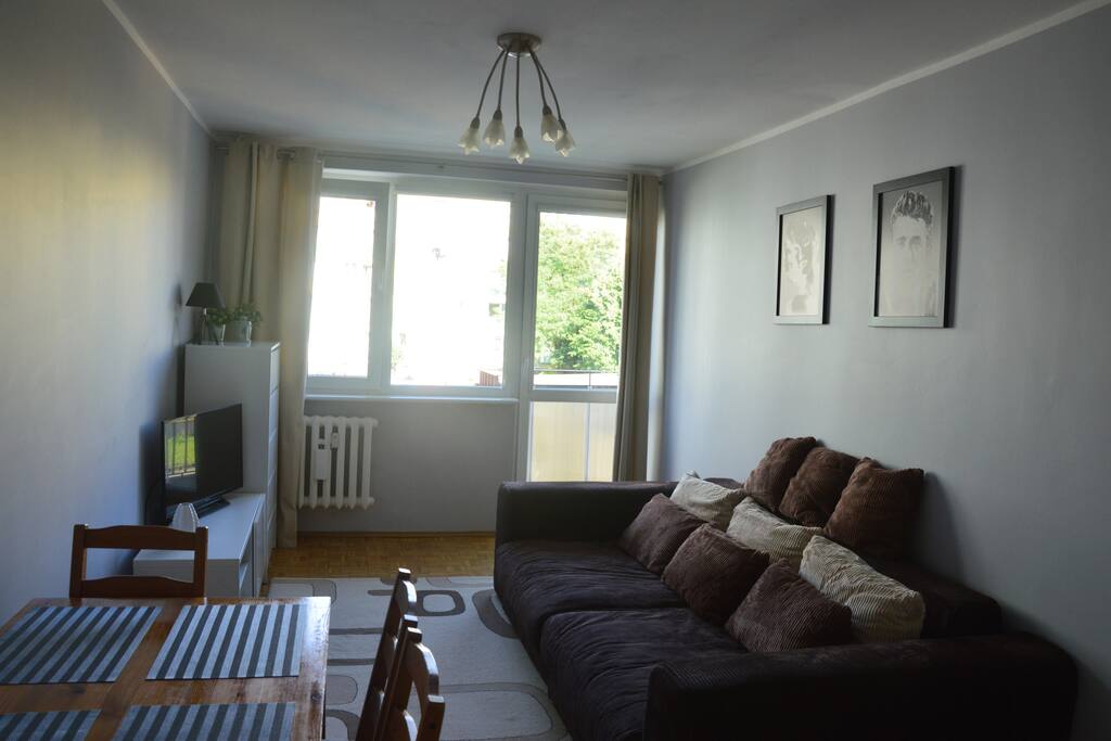 Livingroom - view on balcony