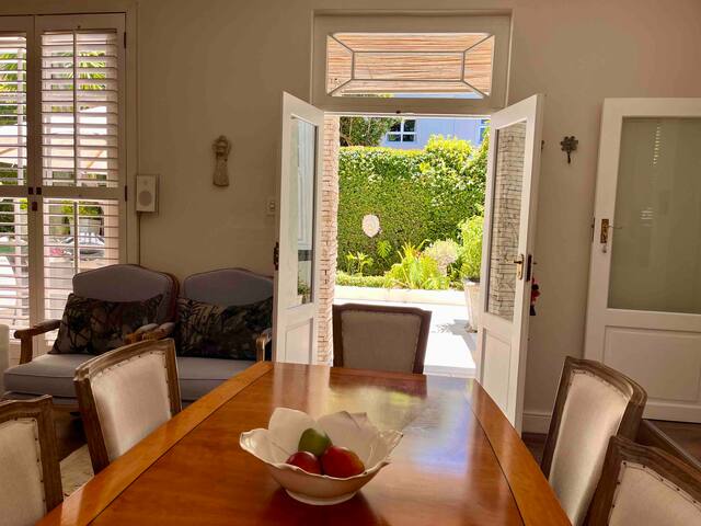 Rose Cottage By Kirstenbosch/Inverter gallery image 4