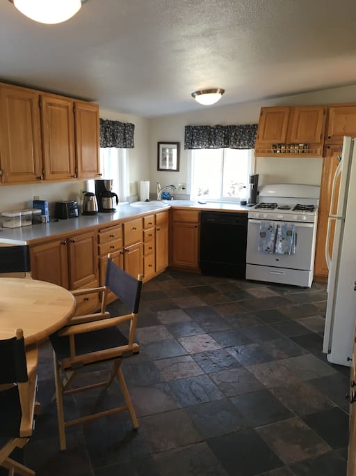 Eat-in kitchen