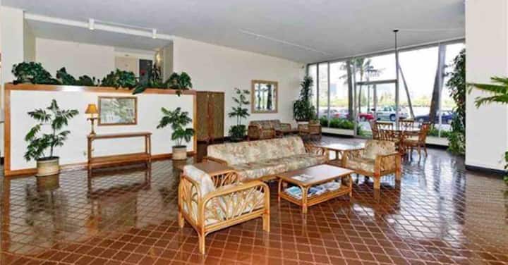 Heart Of Waikiki Condo - Honolulu, HI