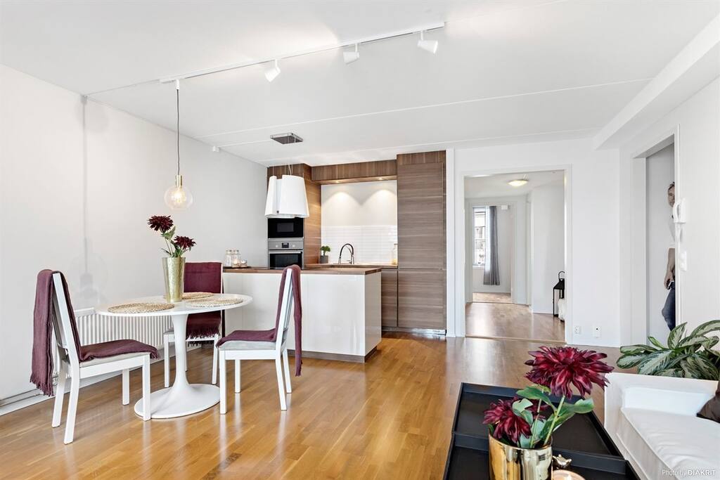 Living room & kitchen