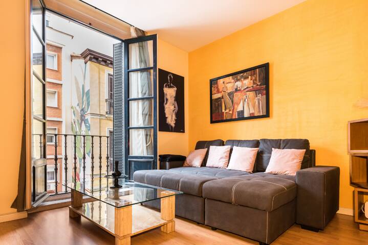 VERY STILISH APARTMENT IN MADRID CENTER