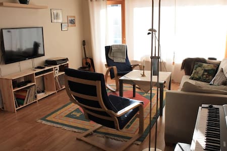 3 rooms,  max 6 guests. Focus on Corona measures .