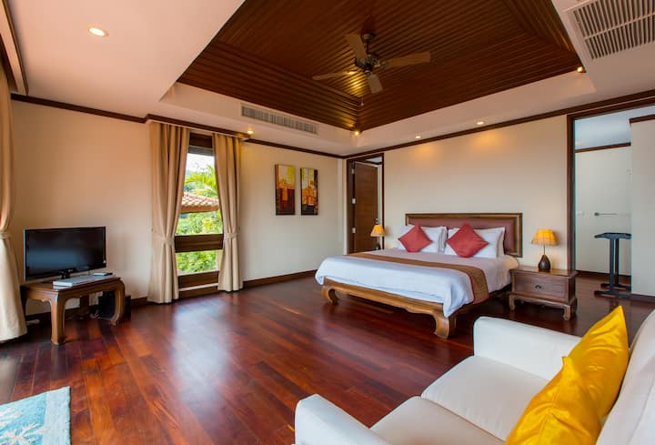 1 საძინებელი 193 × 203 სმ ზომის საწოლით