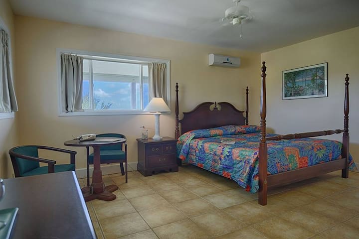 King Room   Retreat at the Creek